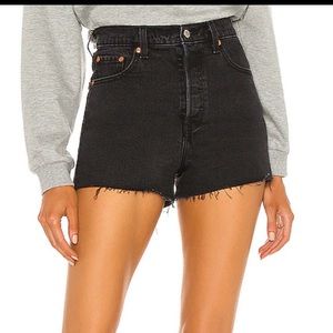Black Levi’s Ribcage shorts. Size 27. NWT